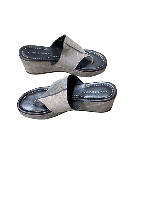 Sandals Designer By Donald Pliner  Size: 10