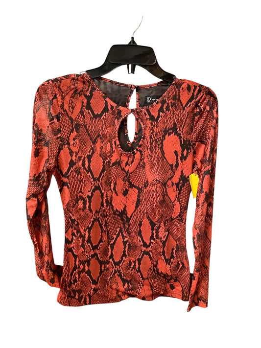 Top Long Sleeve By New York And Co In Snakeskin Print, Size: Xs