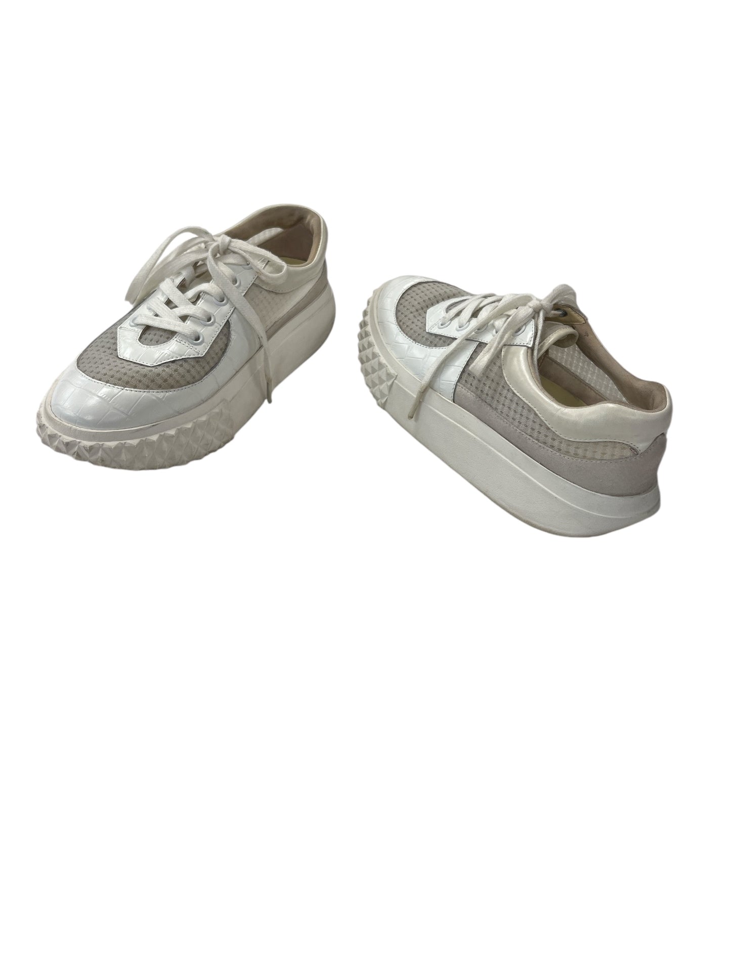 Shoes Sneakers By Cma In White, Size: 9