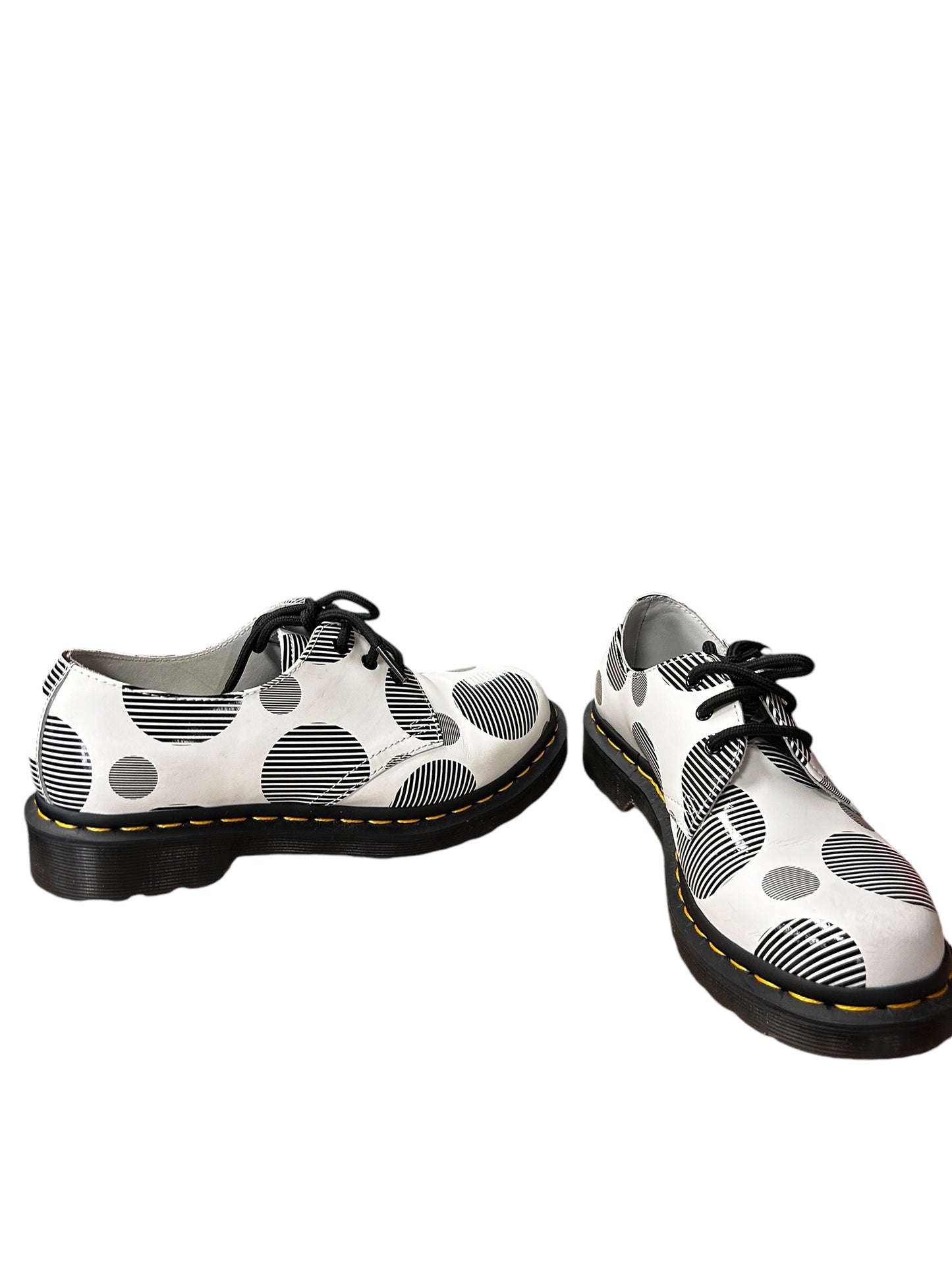 Shoes Sneakers By Dr Martens In Polkadot Pattern, Size: 6